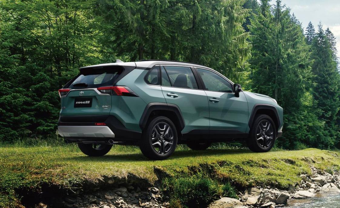 豐田急了!“功勛”SUV從17.68萬降到11萬多,4.6米車長油耗5.1L