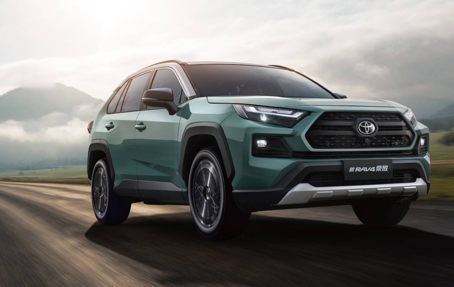豐田急了!“功勛”SUV從17.68萬降到11萬多,4.6米車長油耗5.1L