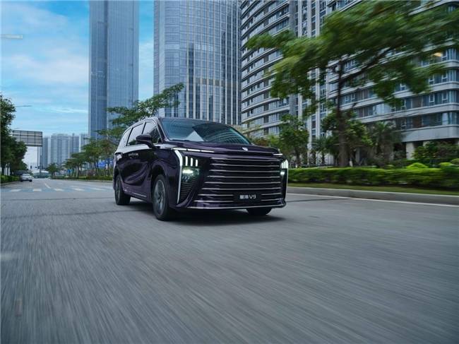 GL8之外,風行星海V9獨領風騷,30萬內盡顯自主豪華風范!