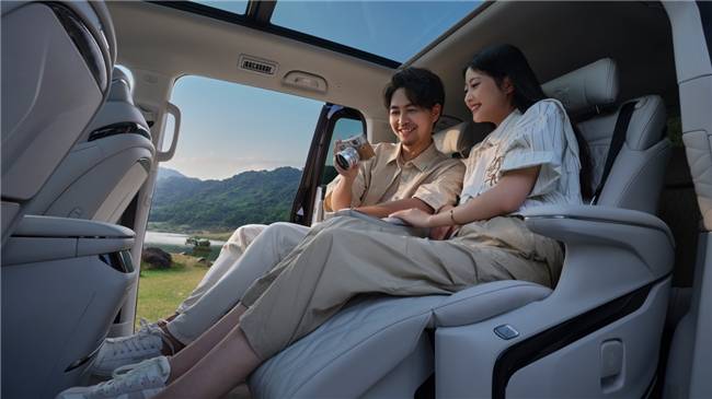 GL8之外,風行星海V9獨領風騷,30萬內盡顯自主豪華風范!