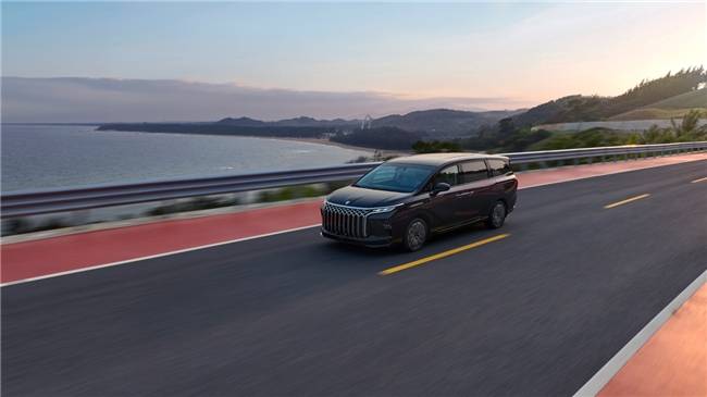 GL8之外,風行星海V9獨領風騷,30萬內盡顯自主豪華風范!
