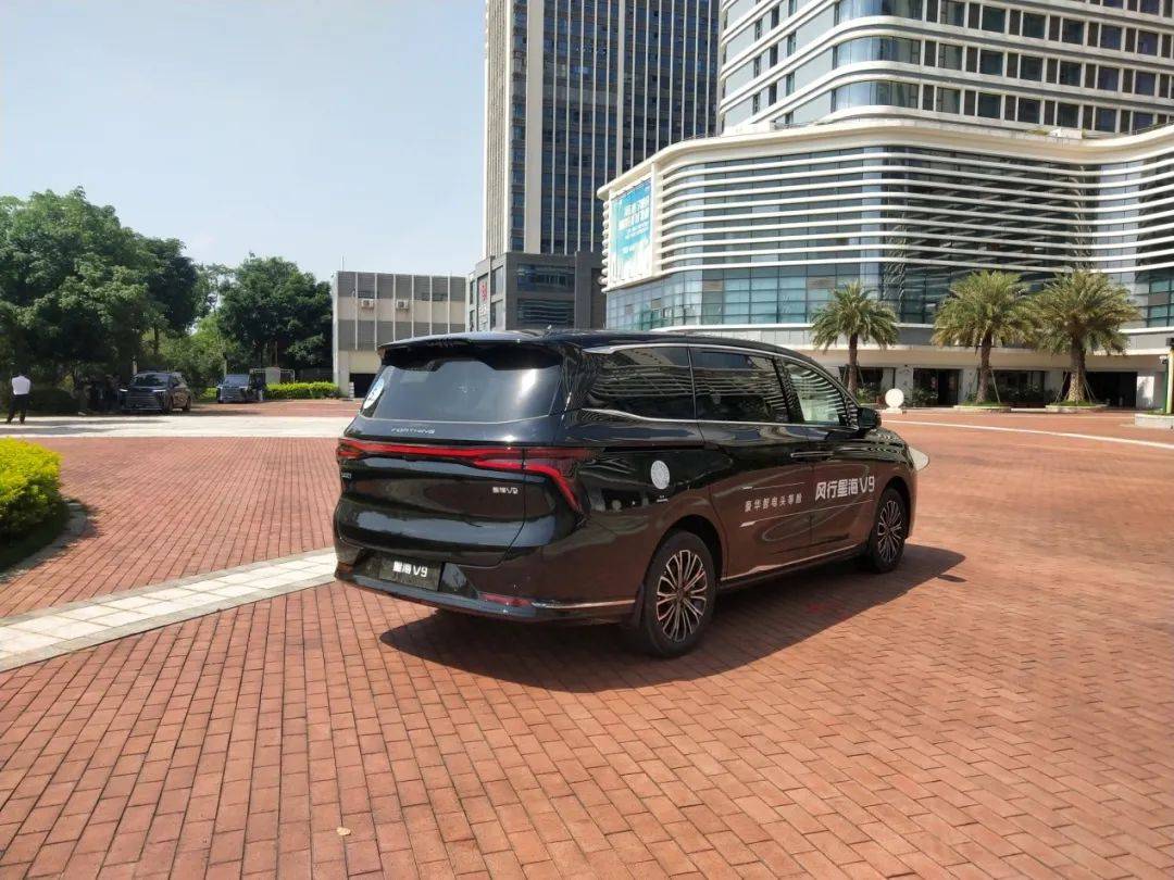 長續(xù)航、大空間 關(guān)鍵價格還不到20萬 試駕東風風行星海V9