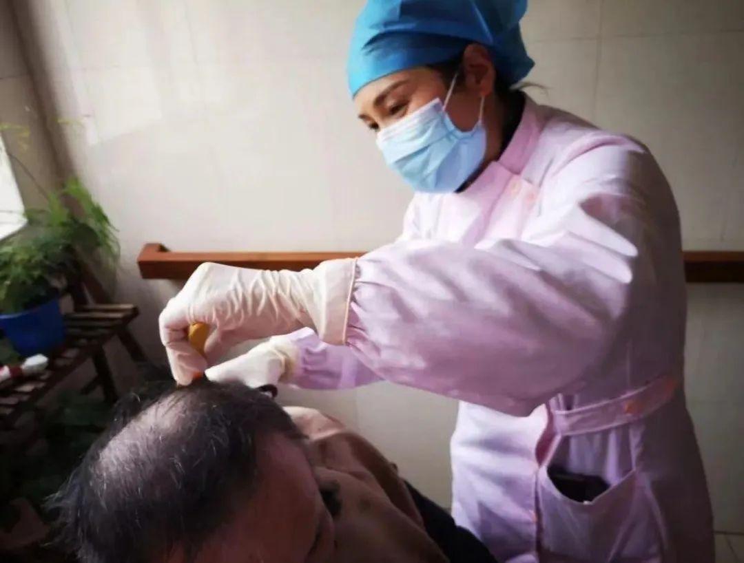 “當(dāng)不了太陽,就當(dāng)一顆星星!”奉賢這位護士奏響凡人之歌