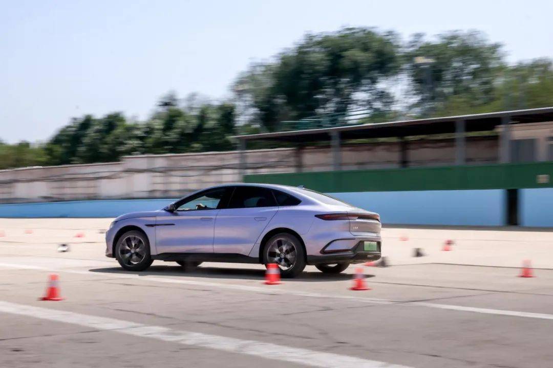 硬核科技再加碼,“云輦”為比亞迪漢、唐帶來了什么?