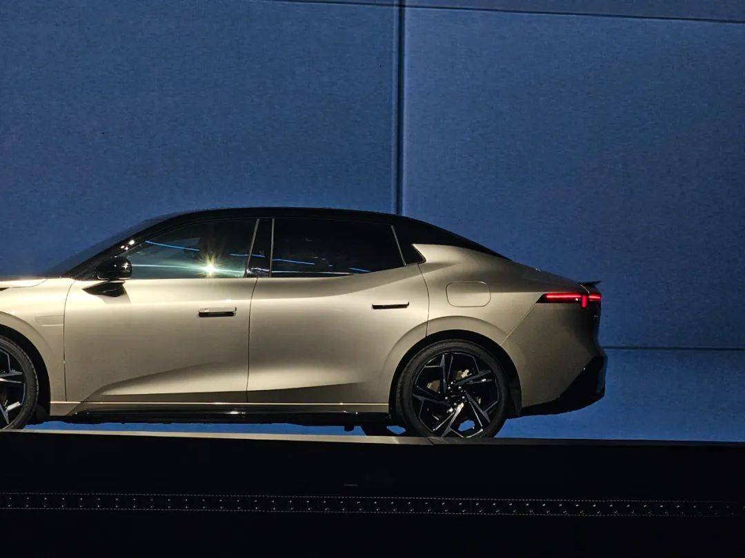 給生活加點料 領克07從運動走向品質家轎