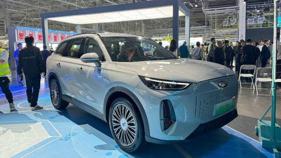 油耗低于比亞迪0.2L,13萬(wàn)內(nèi)技術(shù)最好插混,讓奇 瑞造了?