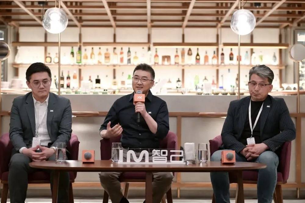 20240522_1716385474483980.jpg 三人.jpg