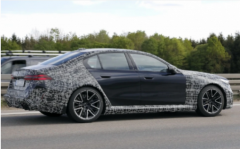全新BMW M5諜照曝光,搭V8發(fā)動(dòng)機(jī)
