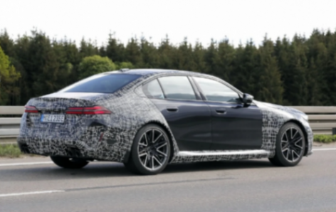 全新BMW M5諜照曝光,搭V8發(fā)動(dòng)機(jī)