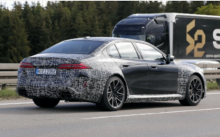全新BMW M5諜照曝光,搭V8發(fā)動(dòng)機(jī)