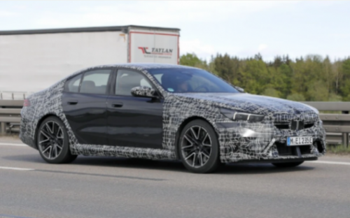 全新BMW M5諜照曝光,搭V8發(fā)動(dòng)機(jī)