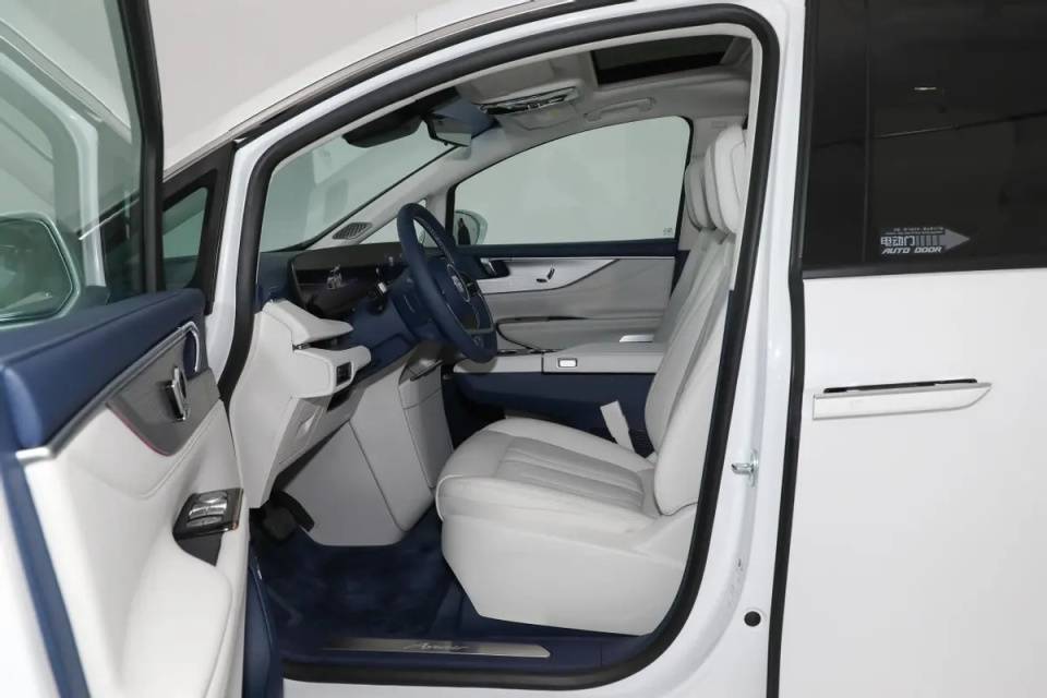 GL8迎來PHEV版,配置實力能和新嵐圖夢想家PK嗎? 圖片