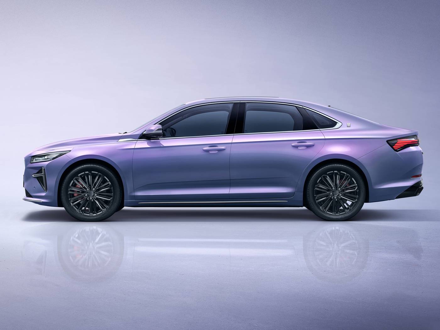 軒逸、朗逸靠邊!4.8米中型車不到12萬,7.5秒破百4.2L油耗