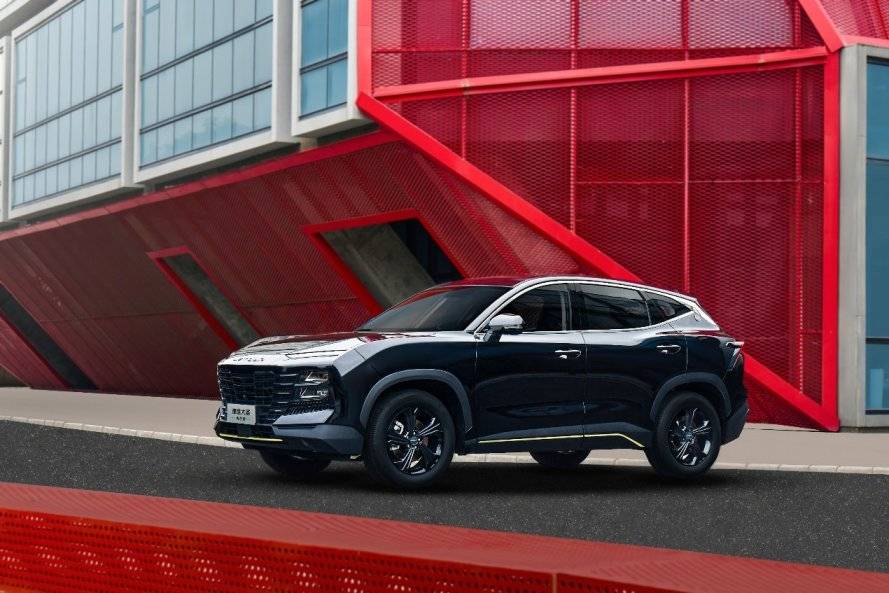 捷途大圣青春版 給生活點(diǎn)顏色看看