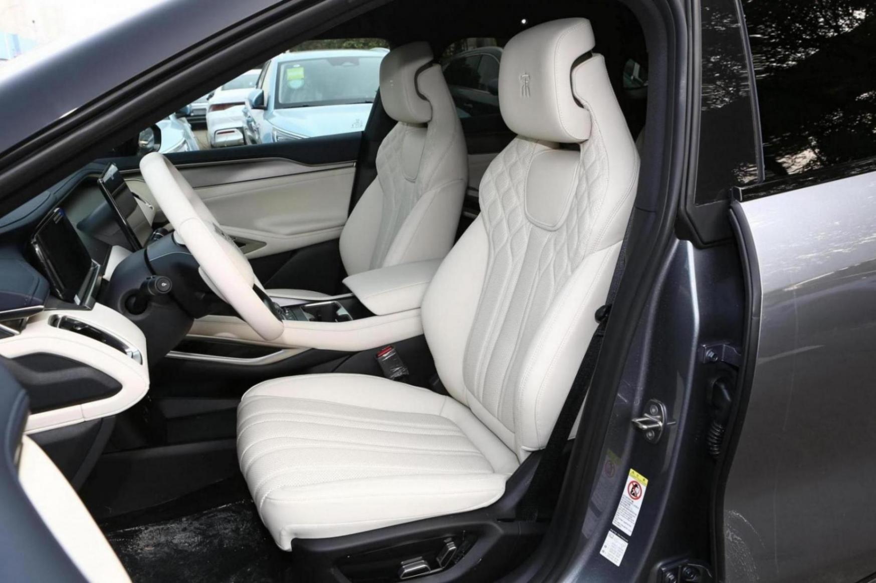 解析比亞迪宋L,配15.6寸大屏,售18.98萬起,值得入手嗎?