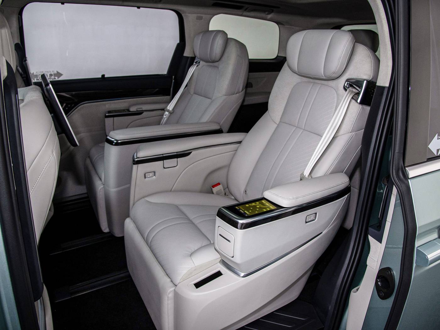 1400x0_1_q95_autohomecar__ChxoHmYibCqAc3PwADFjExRxJyc017