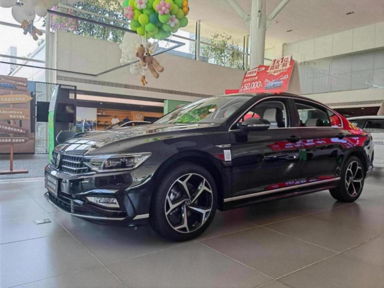 探店實拍:邁騰綜合優惠達5萬,新款6月上市,怎么選不虧?