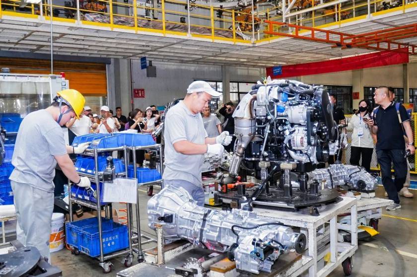 匠心質造 守正創新 河南媒體打卡皮卡世家鄭州日產