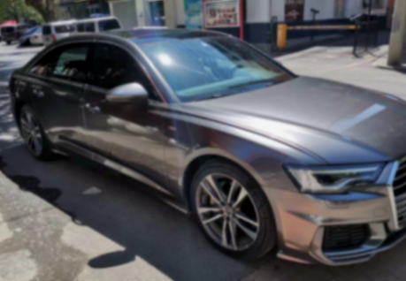 奧迪A6L“續(xù)費彈窗”霸屏?客服:廠家設(shè)計,車主不能自行關(guān)閉