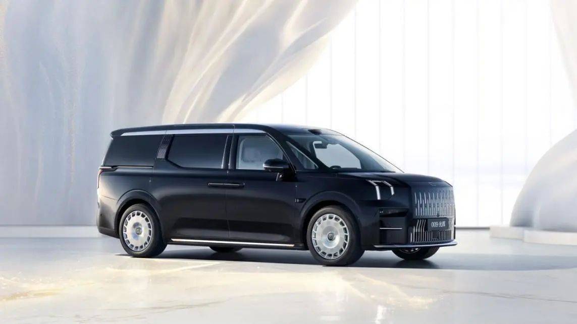 “光輝”啟程!四座超豪華旗艦極氪009光輝正式開啟交付啦