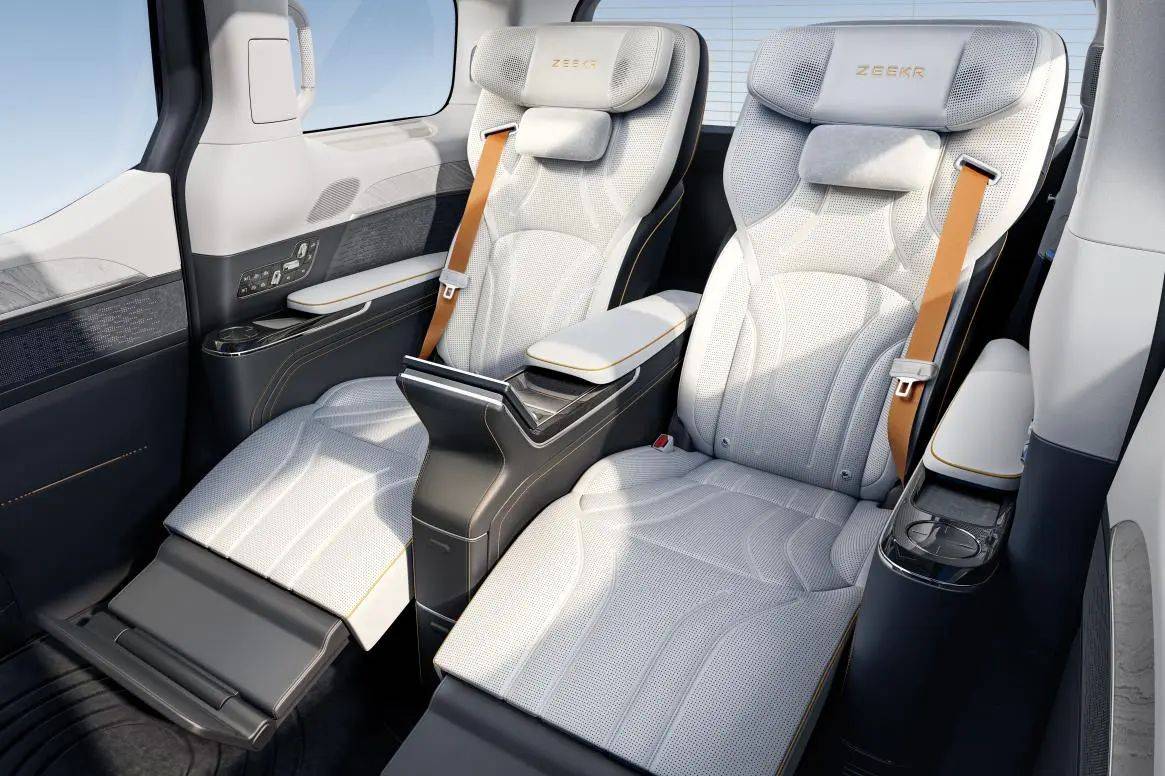 “光輝”啟程!四座超豪華旗艦極氪009光輝正式開啟交付啦