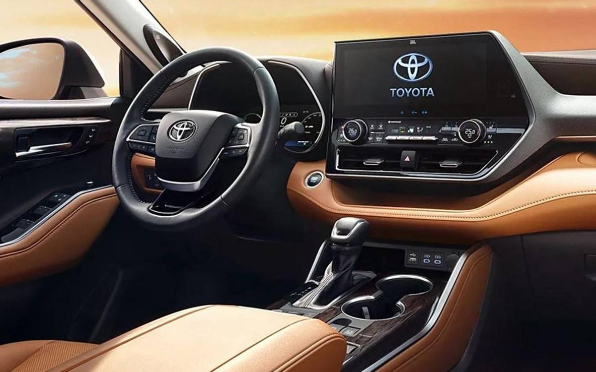 新款豐田漢蘭達將上市,現款目前優惠5萬起,買現款還是等新款?