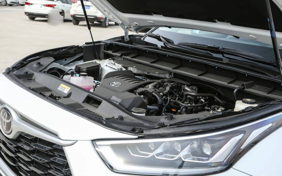 新款豐田漢蘭達將上市,現款目前優惠5萬起,買現款還是等新款?