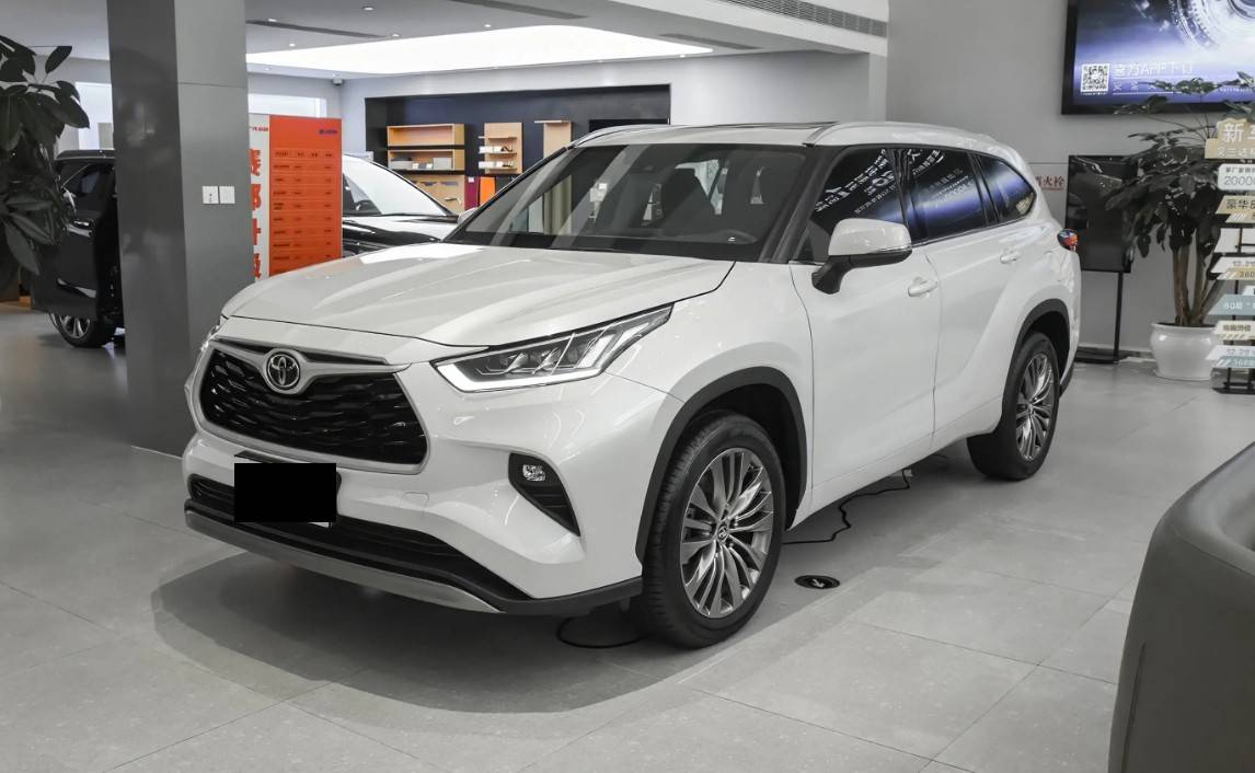 新款豐田漢蘭達將上市,現款目前優惠5萬起,買現款還是等新款?