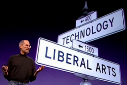 在品牌策劃上,比亞迪跟蔚來比,就是個文盲