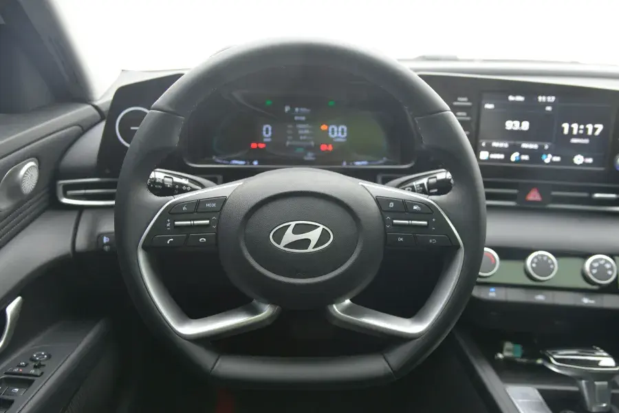 現(xiàn)代伊蘭特:新能源崛起,合資品牌油車只能賣這價了!