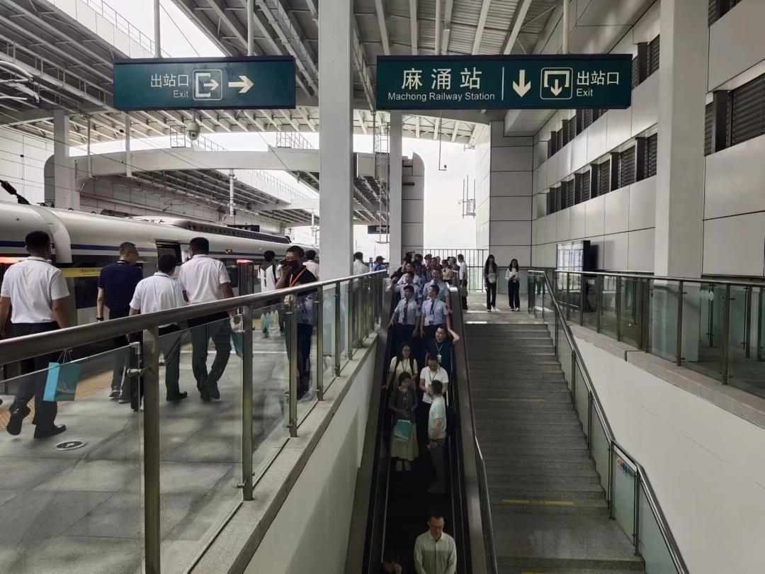 廣東城際“四線”正式開通運營,灣區“大號地鐵”購票換乘攻略來了