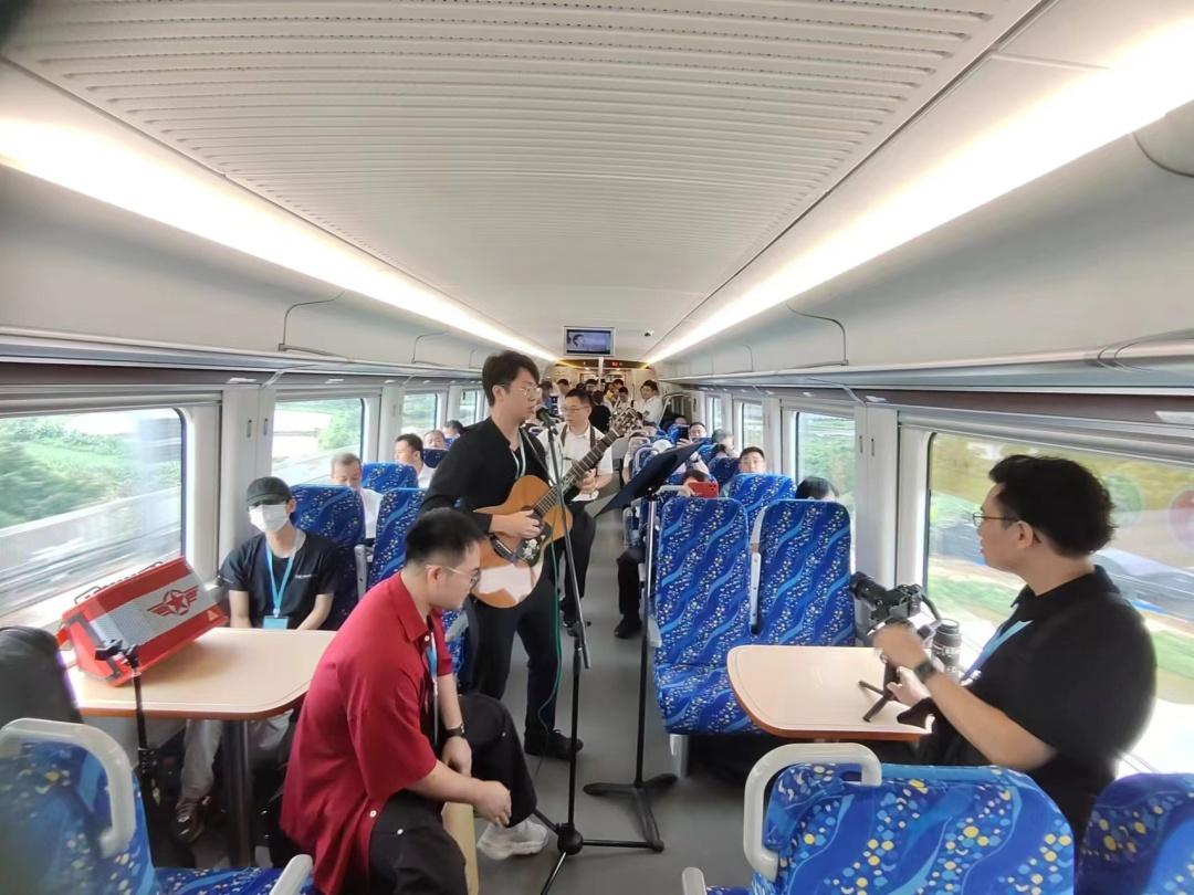 廣東城際“四線”正式開通運營,灣區“大號地鐵”購票換乘攻略來了