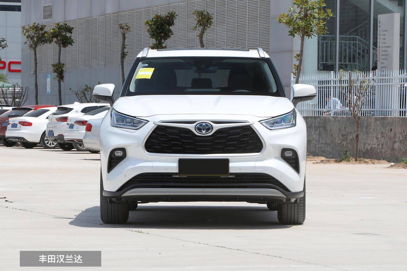 預算32萬左右落地,大眾途昂和豐田漢蘭達,究竟選誰更合適?