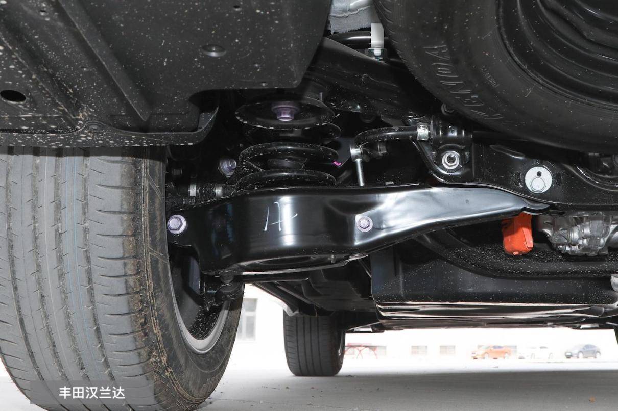 預算32萬左右落地,大眾途昂和豐田漢蘭達,究竟選誰更合適?