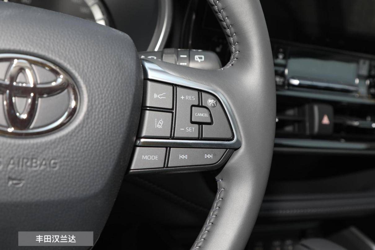 預算32萬左右落地,大眾途昂和豐田漢蘭達,究竟選誰更合適?