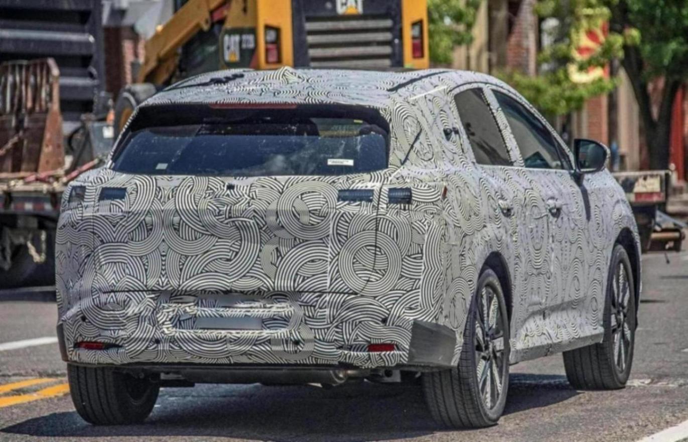 日產新一代樓蘭諜照曝光 采用全新家族式前臉設計