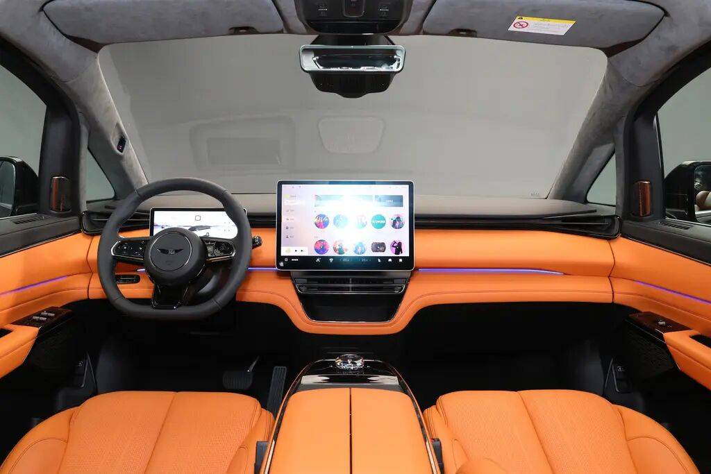 吉利高端MPV即將登場,軸距近3米2,三排還帶航空座椅,LEVC L380