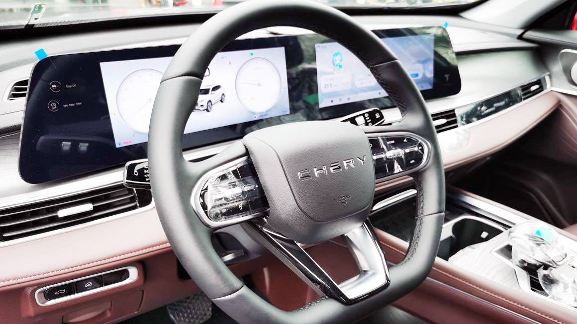 家用SUV實(shí)力擔(dān)當(dāng) 探店瑞虎8 PLUS冠軍版