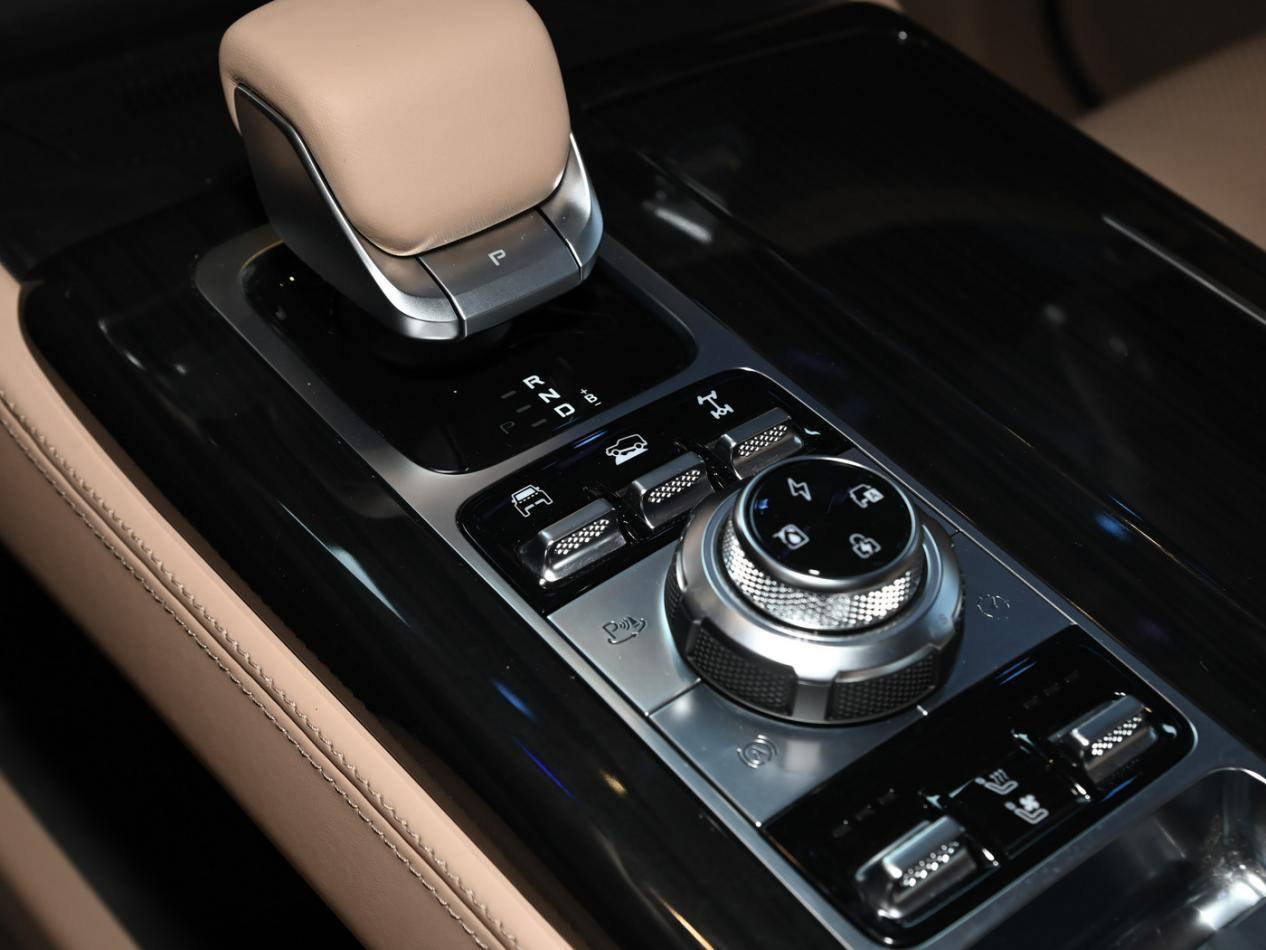 1400x0_1_q95_autohomecar__ChtlyGYpO0uACm3OABBbAchK0KY403