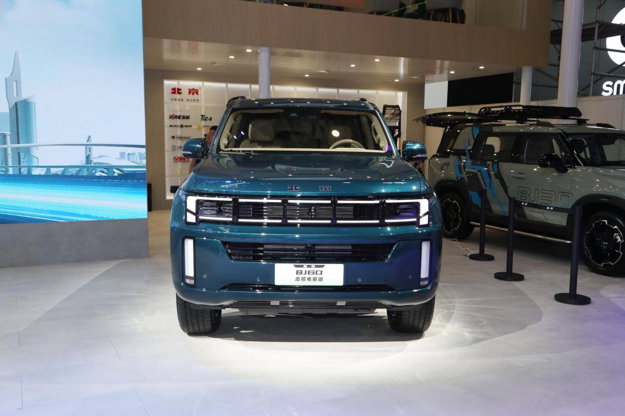 非承載車身,長超5m,5/7座可選,搭1.5T增程混動,純電能跑125km 88fb79d48891645fd7d2a5cb173c0d96~2508x0