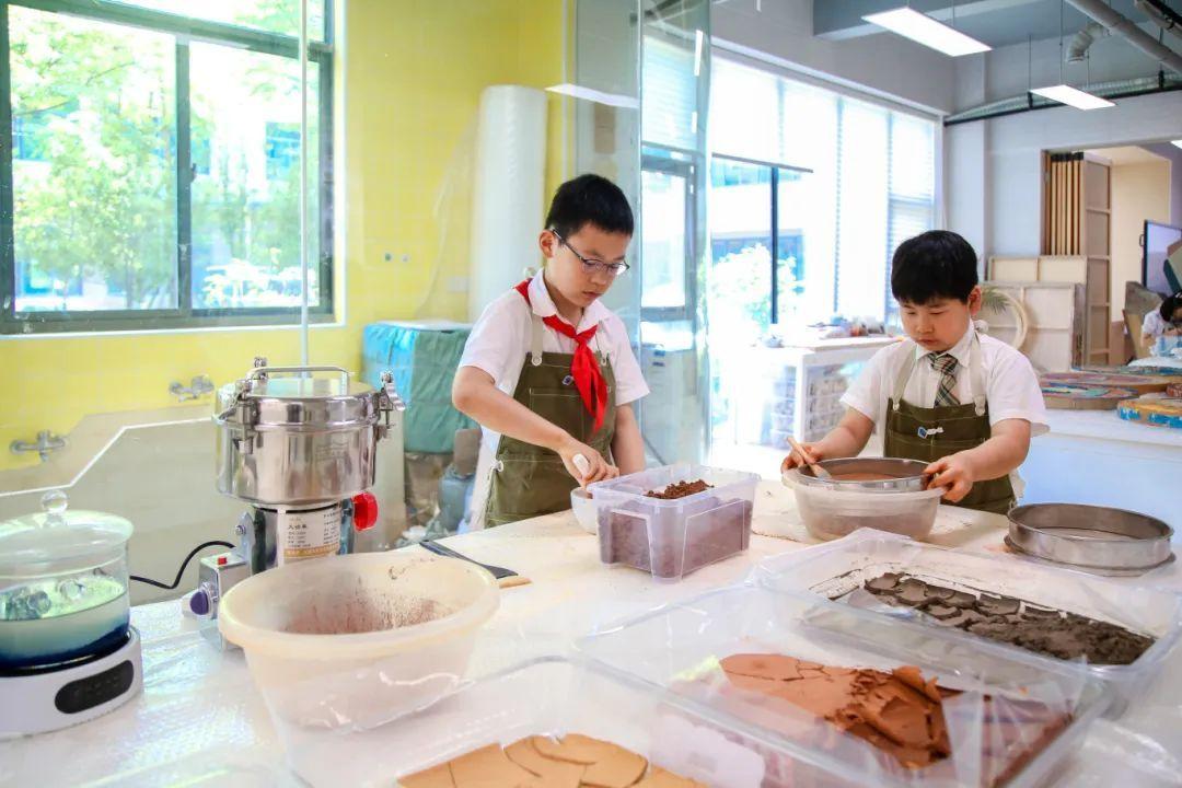 打造創新工坊、轉譯大學課程……嘉定這所小學創新教育成果亮相