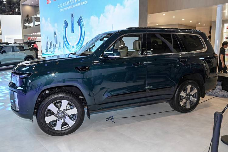 增程混動+硬派越野是高科技還是瞎胡鬧?新款北京BJ60給出了答案