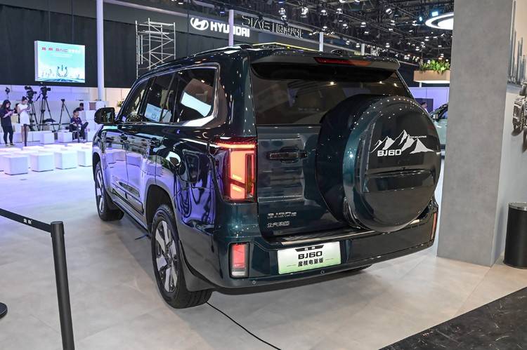 增程混動+硬派越野是高科技還是瞎胡鬧?新款北京BJ60給出了答案