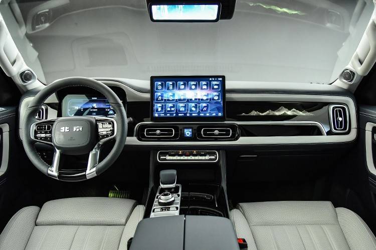 增程混動+硬派越野是高科技還是瞎胡鬧?新款北京BJ60給出了答案