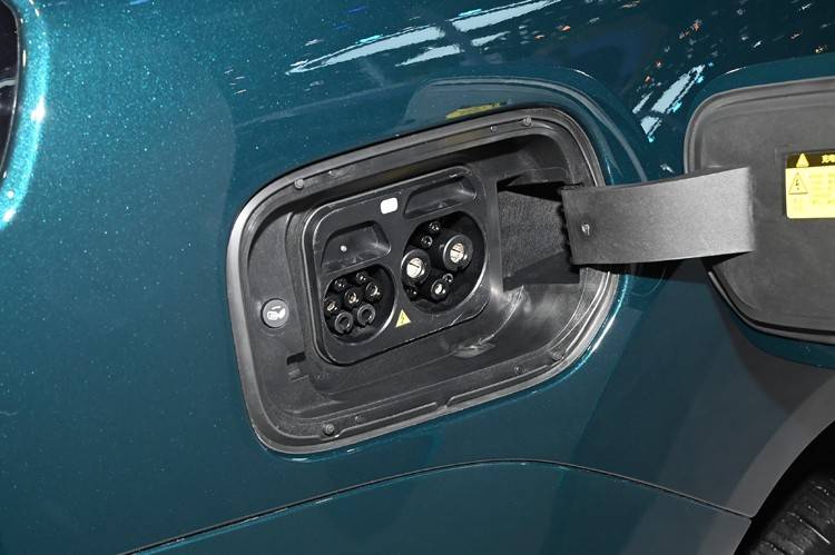 增程混動+硬派越野是高科技還是瞎胡鬧?新款北京BJ60給出了答案