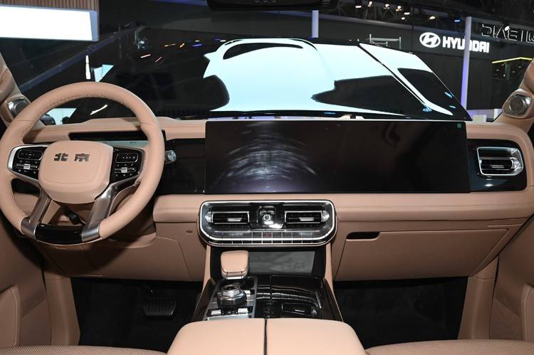 增程混動+硬派越野是高科技還是瞎胡鬧?新款北京BJ60給出了答案