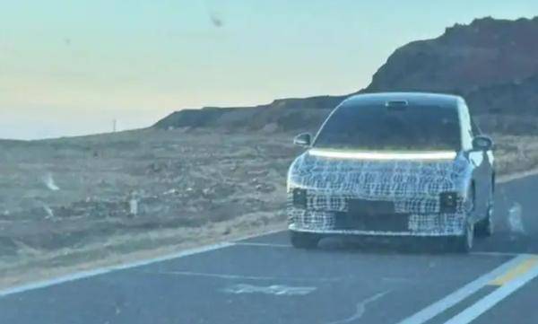 當理想撞上現實,股價銷量雙暴跌!李想力斬純電車型