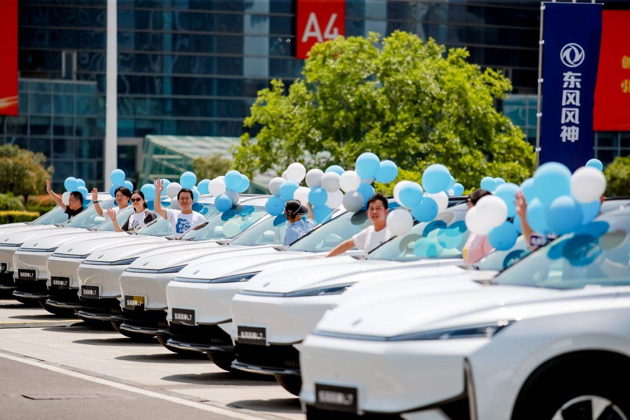 這款實測綜合續航2000km+混動SUV直接殺入12萬區間