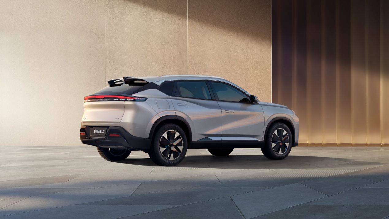 這款實測綜合續航2000km+混動SUV直接殺入12萬區間