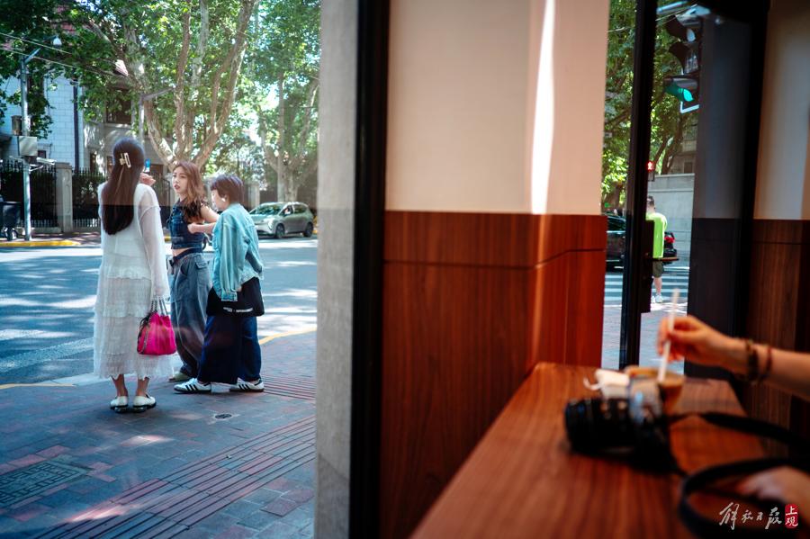 衡山路新添一景,賞花,用餐,咖啡,購物……法式小花園打開方式多